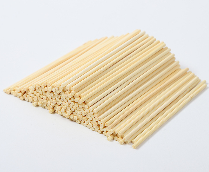 Bamboo Round Sticks – Smooth Natural Skewers for Food & Crafts (10,000pcs/ctn) | EXW Prices